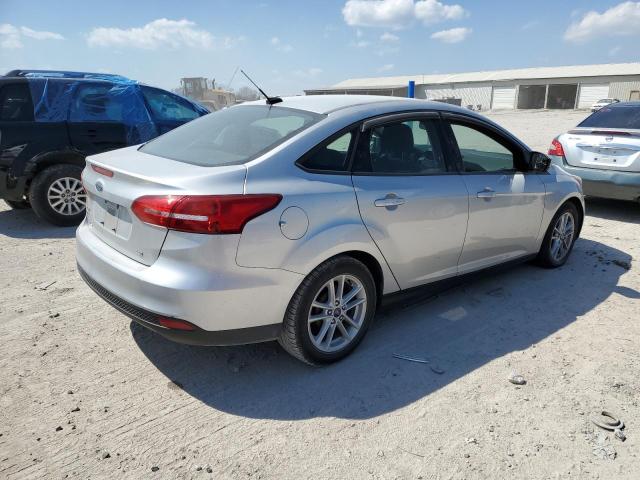 1FADP3F2XJL228701 - 2018 FORD FOCUS SE SILVER photo 3