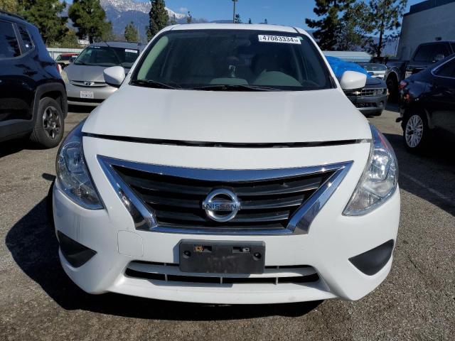 3N1CN7AP3FL812796 - 2015 NISSAN VERSA S WHITE photo 5