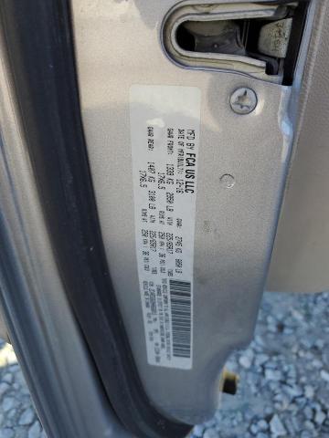 2C4RDGBG9HR666015 - 2017 DODGE CARAVAN SE SILVER photo 14