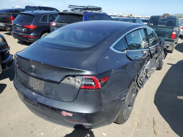 5YJ3E1EA8JF003995 - 2018 TESLA MODEL 3 GRAY photo 3