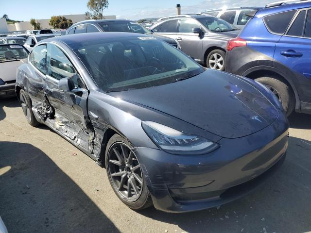 5YJ3E1EA8JF003995 - 2018 TESLA MODEL 3 GRAY photo 4