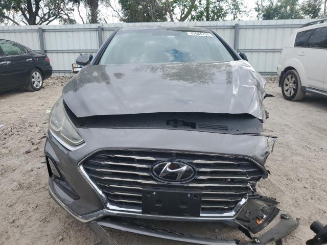 5NPE24AF5JH672280 - 2018 HYUNDAI SONATA SE GRAY photo 5