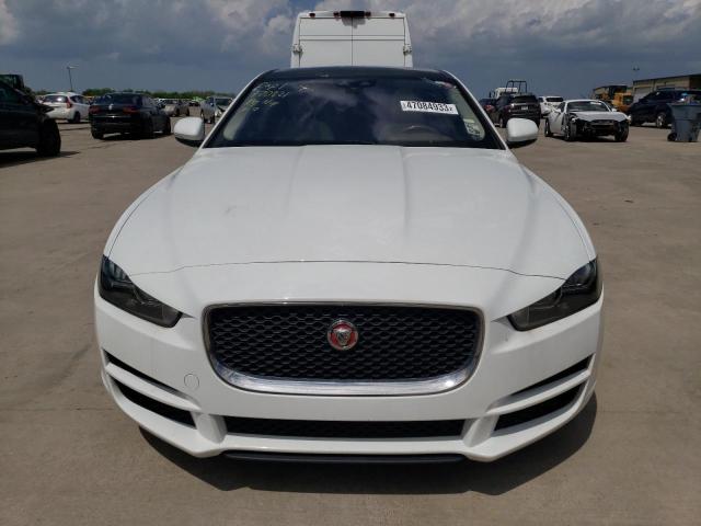 SAJAR4BG7HA970821 - 2017 JAGUAR XE WHITE photo 5