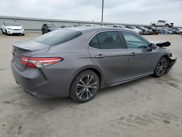 4T1B11HK0JU530962 - 2018 TOYOTA CAMRY L GRAY photo 3