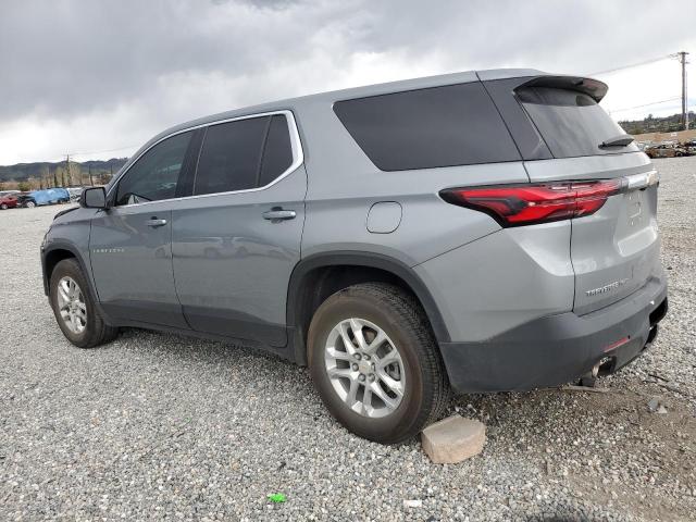 1GNEVFKWXPJ133890 - 2023 CHEVROLET TRAVERSE LS GRAY photo 2