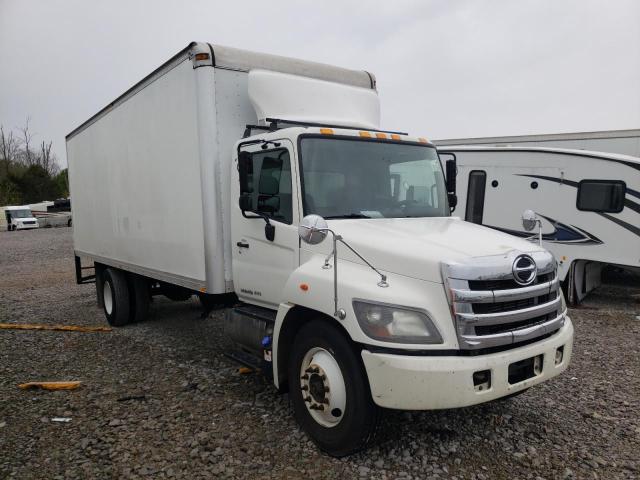 5PVNE8JT7F4S56376 - 2015 HINO 258/268 WHITE photo 4