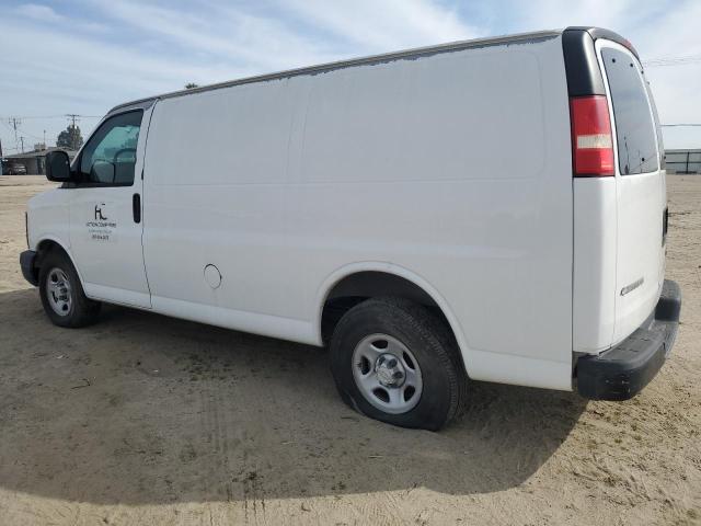 1GCFG15X461134207 - 2006 CHEVROLET EXPRESS G1 WHITE photo 2