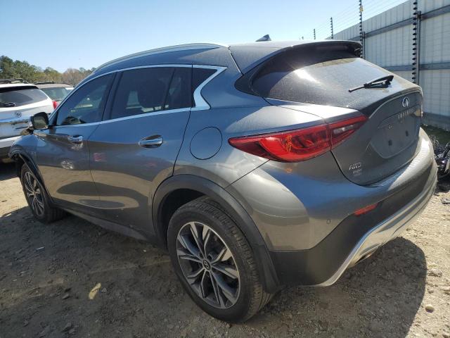 SJKCH5CR7JA059536 - 2018 INFINITI QX30 BASE GRAY photo 2