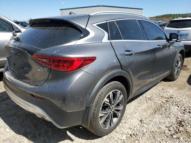 SJKCH5CR7JA059536 - 2018 INFINITI QX30 BASE GRAY photo 3