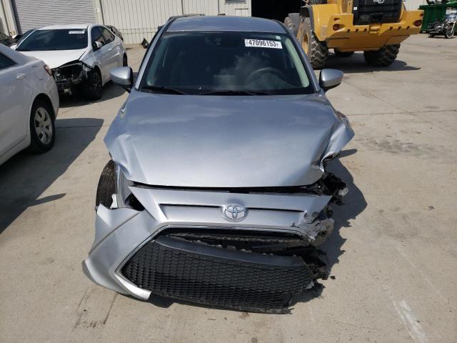 3MYDLBYV2KY527729 - 2019 TOYOTA YARIS L SILVER photo 5