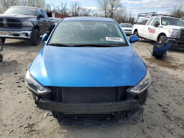 KMHD84LF3JU473026 - 2018 HYUNDAI ELANTRA SEL BLUE photo 5