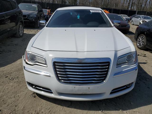 2C3CCAEGXDH606492 - 2013 CHRYSLER 300C WHITE photo 5