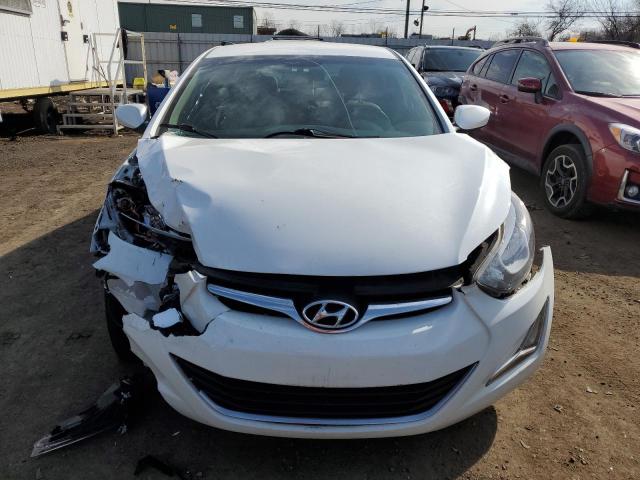 5NPDH4AE7FH600747 - 2015 HYUNDAI ELANTRA SE WHITE photo 5