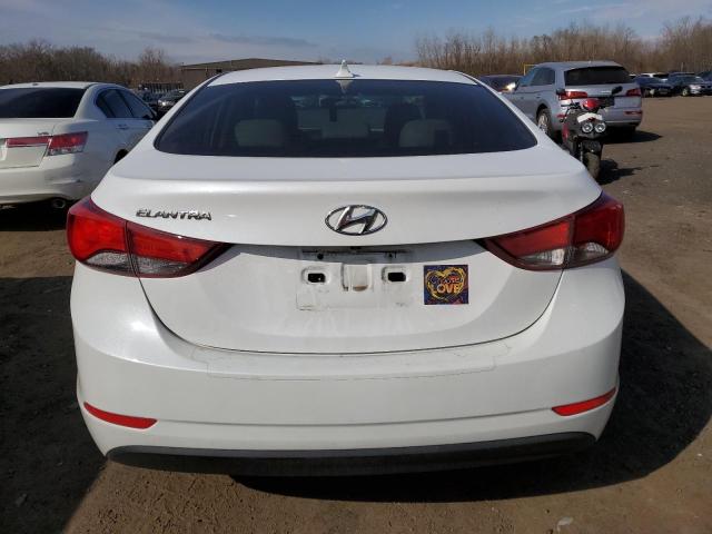 5NPDH4AE7FH600747 - 2015 HYUNDAI ELANTRA SE WHITE photo 6