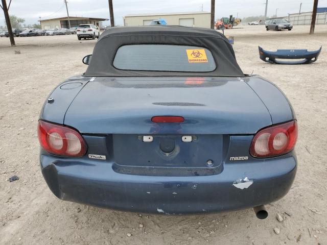 JM1NB353710207037 - 2001 MAZDA MX-5 MIATA BASE BLUE photo 6