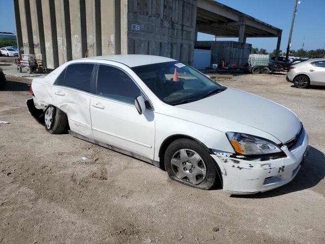 1HGCM56457A024549 - 2007 HONDA ACCORD LX WHITE photo 4