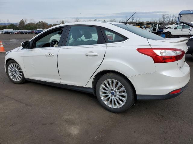 1FAHP3J28CL380780 - 2012 FORD FOCUS TITANIUM WHITE photo 2