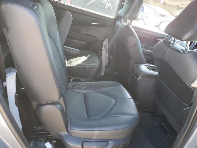 5TDGZRAH9MS080656 - 2021 TOYOTA HIGHLANDER XLE 银色 照片 11