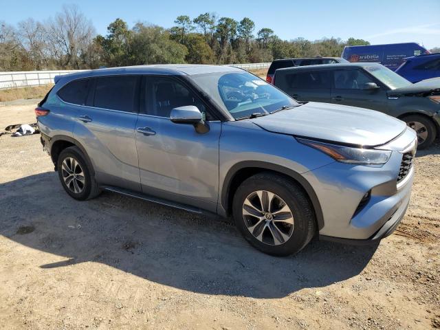 5TDGZRAH9MS080656 - 2021 TOYOTA HIGHLANDER XLE 银色 照片 4