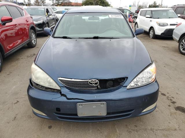 4T1BF32K92U510068 - 2002 TOYOTA CAMRY LE BLUE photo 5