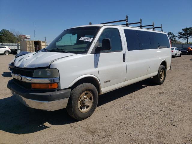 1GAHG39U041100596 - 2004 CHEVROLET EXPRESS G3 WHITE photo 1