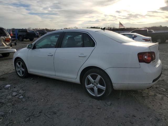 3VWRL7AJXAM143483 - 2010 VOLKSWAGEN JETTA TDI WHITE photo 2