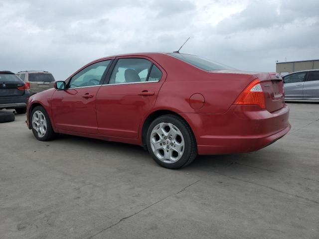 3FAHP0HA3AR114545 - 2010 FORD FUSION SE RED photo 2