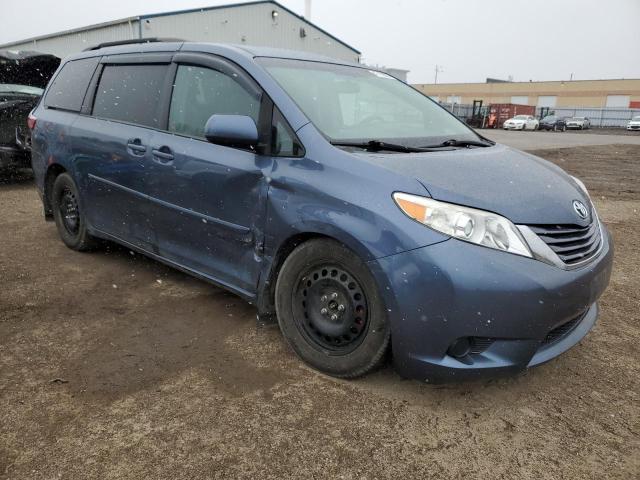 5TDKK3DC9FS534001 - 2015 TOYOTA SIENNA LE BLUE photo 4