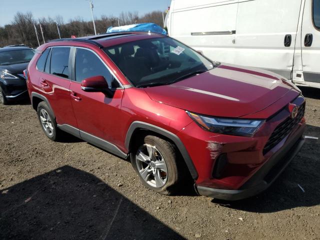 2T3P1RFV4PW367587 - 2023 TOYOTA RAV4 XLE RED photo 4