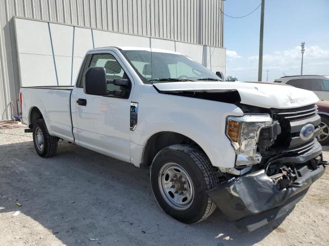 1FTBF2A65JEC11933 - 2018 FORD F250 SUPER DUTY WHITE photo 4