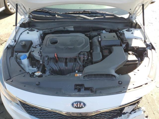 5XXGT4L38JG271679 - 2018 KIA OPTIMA LX WHITE photo 11