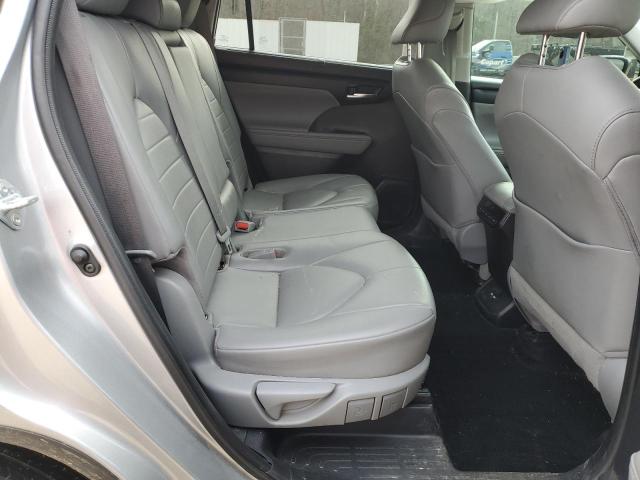 5TDGZRAH4MS035253 - 2021 TOYOTA HIGHLANDER XLE 银色 照片 11
