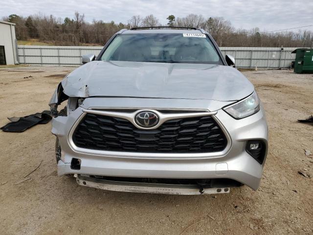 5TDGZRAH4MS035253 - 2021 TOYOTA HIGHLANDER XLE 银色 照片 5