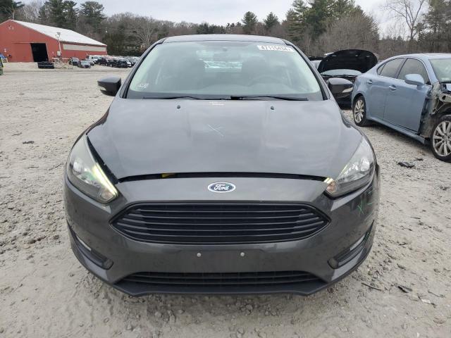 1FADP3FE1HL269061 - 2017 FORD FOCUS SE GRAY photo 5