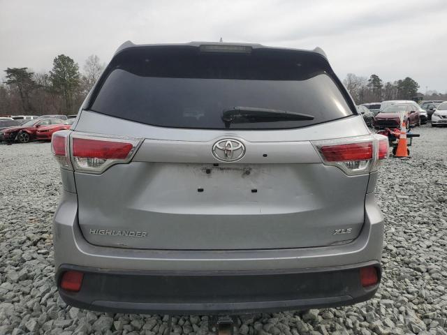 5TDKKRFH7FS110117 - 2015 TOYOTA HIGHLANDER XLE SILVER photo 6
