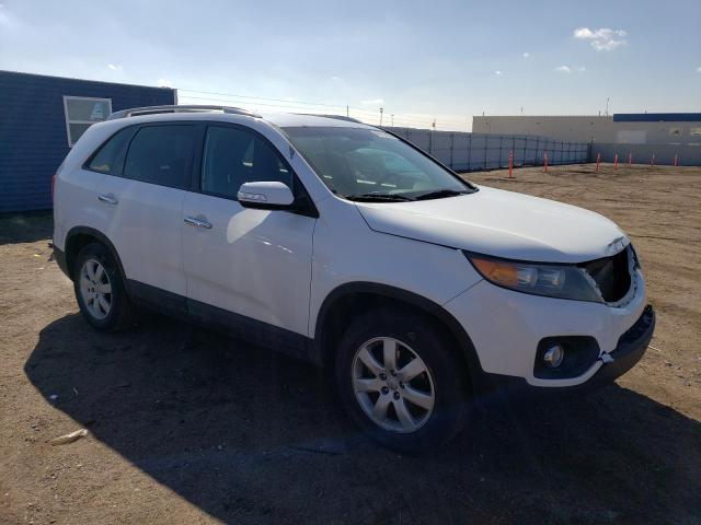 5XYKT3A68DG419038 - 2013 KIA SORENTO LX WHITE photo 4