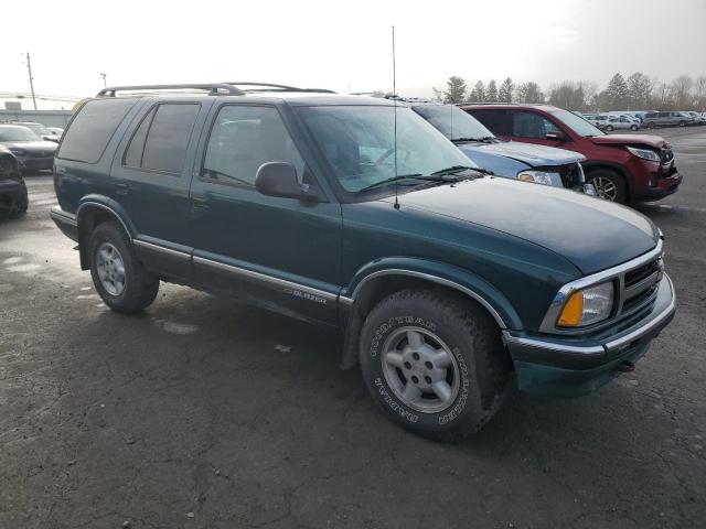 1GNDT13W1VK104983 - 1997 CHEVROLET BLAZER GREEN photo 4