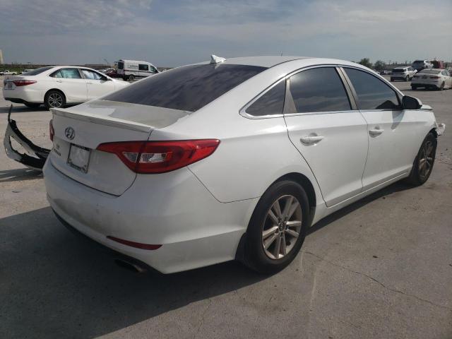 5NPE24AF1FH010557 - 2015 HYUNDAI SONATA SE WHITE photo 3