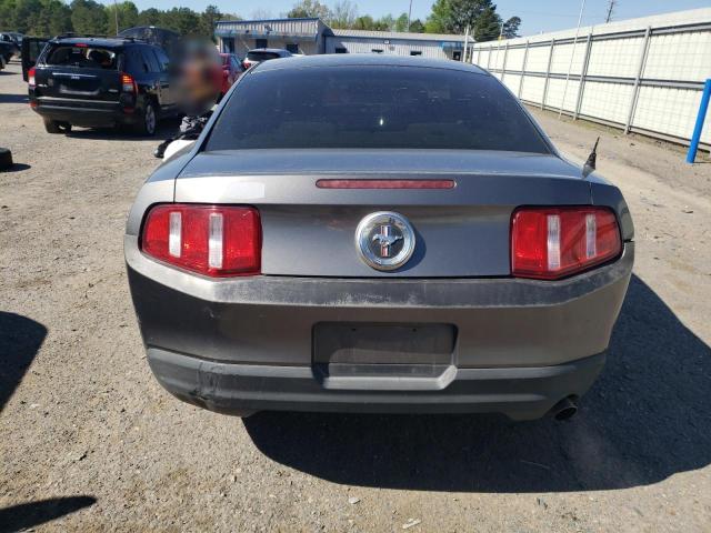 1ZVBP8AN2A5151808 - 2010 FORD MUSTANG GRAY photo 6