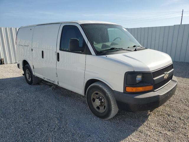 1GCWGFBA2D1161884 - 2013 CHEVROLET EXPRESS G2 WHITE photo 4