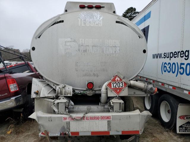 5HTAB4420W7H62406 - 1998 HEIL TANKER SILVER photo 6