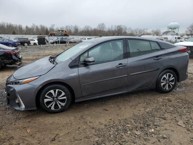 JTDKARFP0J3088241 - 2018 TOYOTA PRIUS PRIM GRAY photo 1