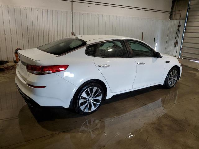 5XXGT4L31KG290818 - 2019 KIA OPTIMA LX WHITE photo 3