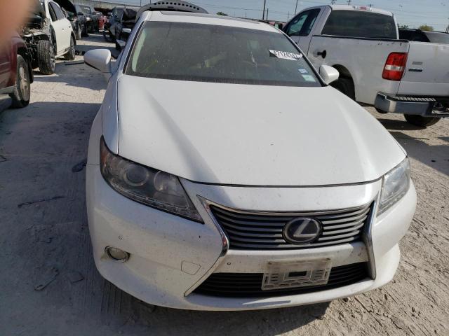 JTHBW1GG5D2002402 - 2013 LEXUS ES 300H WHITE photo 5