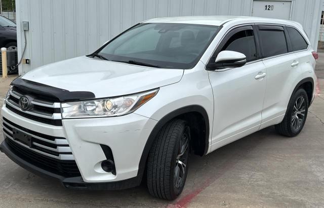 5TDZARFH9JS033535 - 2018 TOYOTA HIGHLANDER LE WHITE photo 2