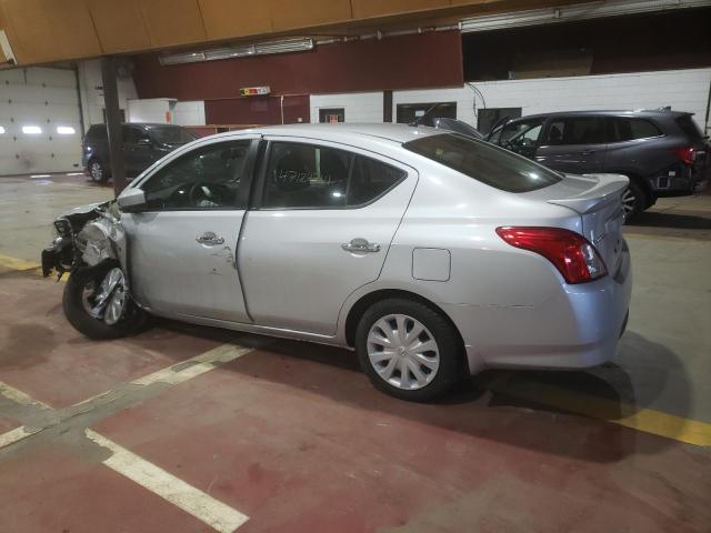 3N1CN7APXJL821102 - 2018 NISSAN VERSA S SILVER photo 2