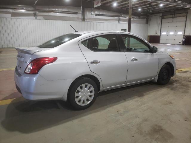 3N1CN7APXJL821102 - 2018 NISSAN VERSA S SILVER photo 3