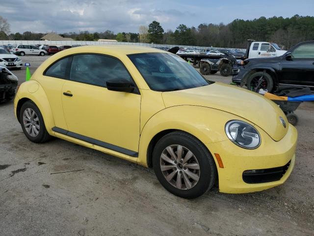 3VWF17AT6FM642363 - 2015 VOLKSWAGEN BEETLE 1.8T YELLOW photo 4