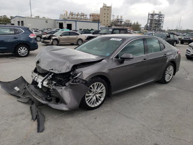 4T1B11HK3JU082670 - 2018 TOYOTA CAMRY L GRAY photo 1