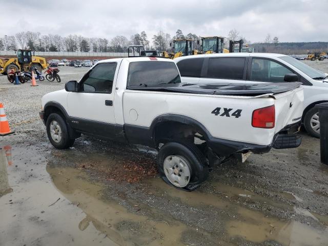 1GCDT14X5WK243063 - 1998 CHEVROLET S TRUCK S10 WHITE photo 2